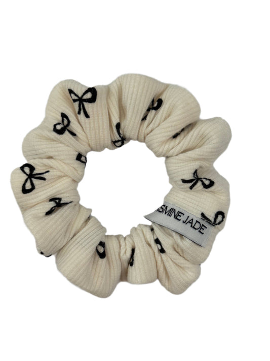 Bao Mini Scrunchie – Dainty Bow Hair Tie for Fine Hai